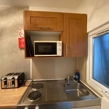 F1-Basement Studio Fits 3 Near Paddington Apartment Лондон Екстериор снимка